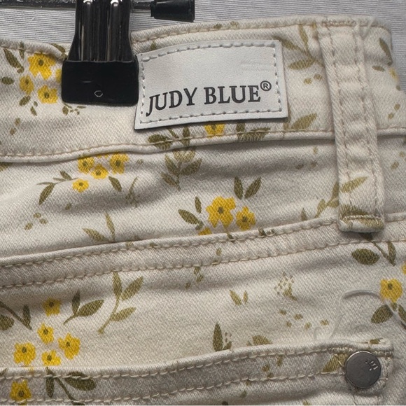 Judy Blue Cream Floral Skinny Jeans size 15/32 - Picture 7 of 7